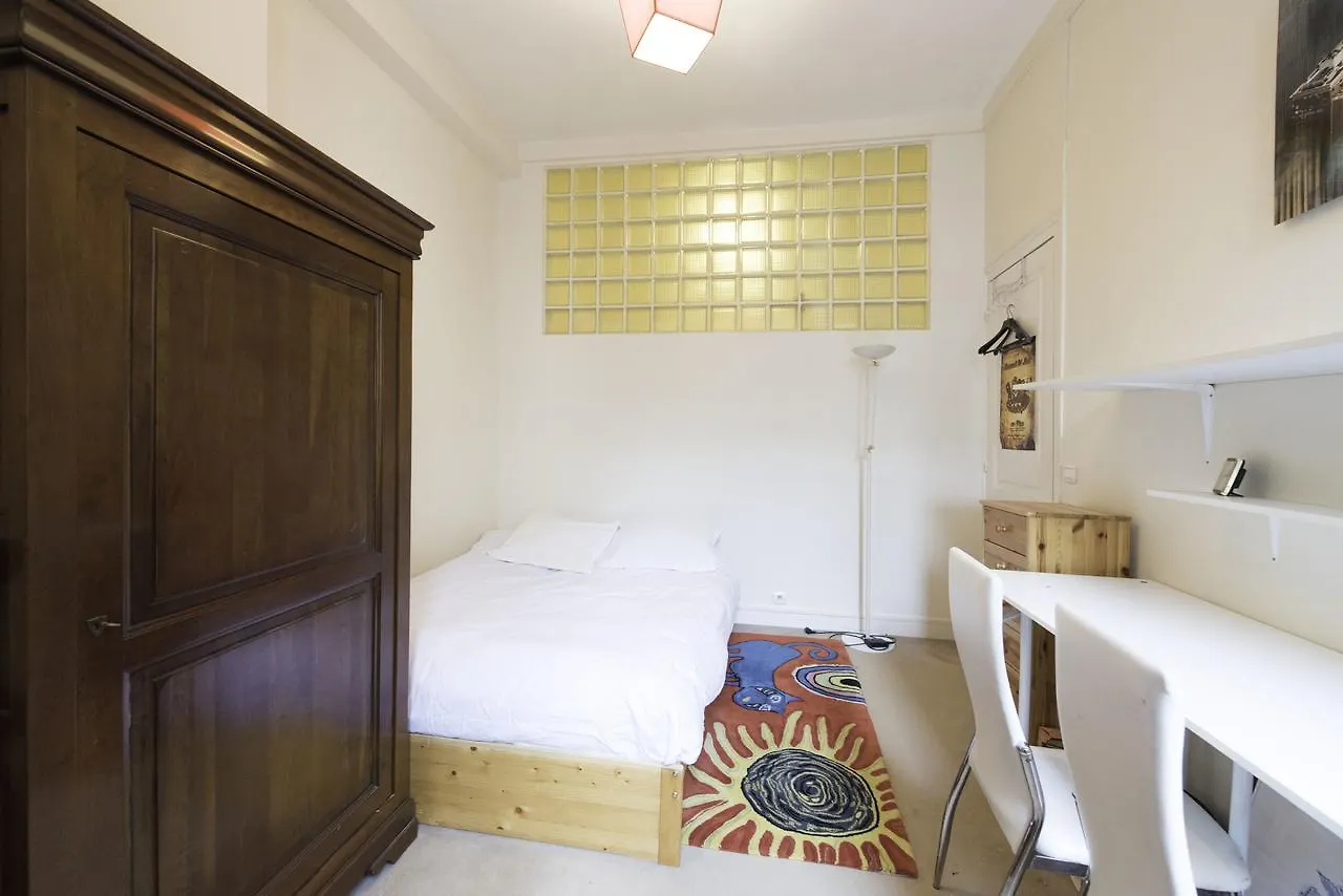 Apartment Veeve - Champs-elysees Hideaway Paris