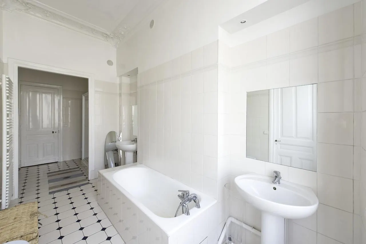 Veeve - Champs-elysees Hideaway Paris