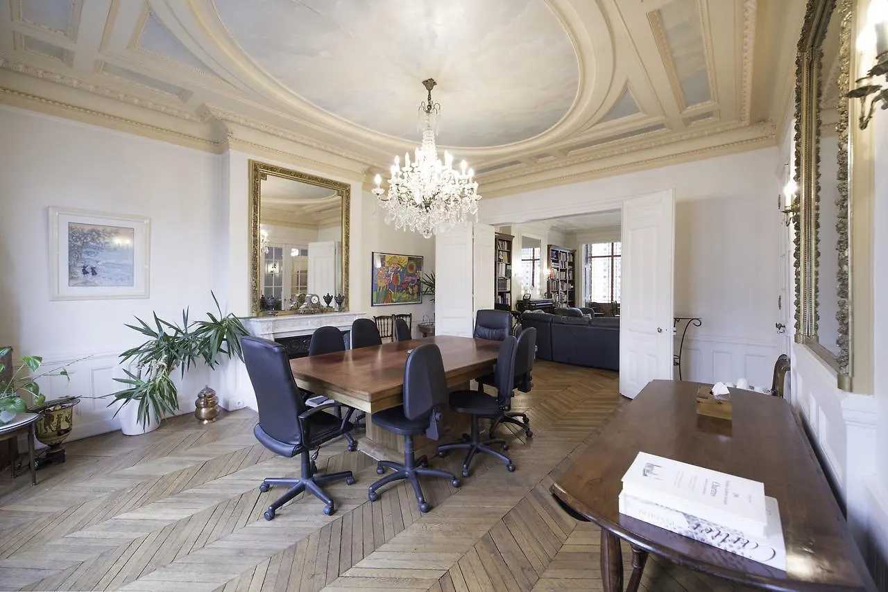 Appartement Veeve - Champs-elysees Hideaway Paris