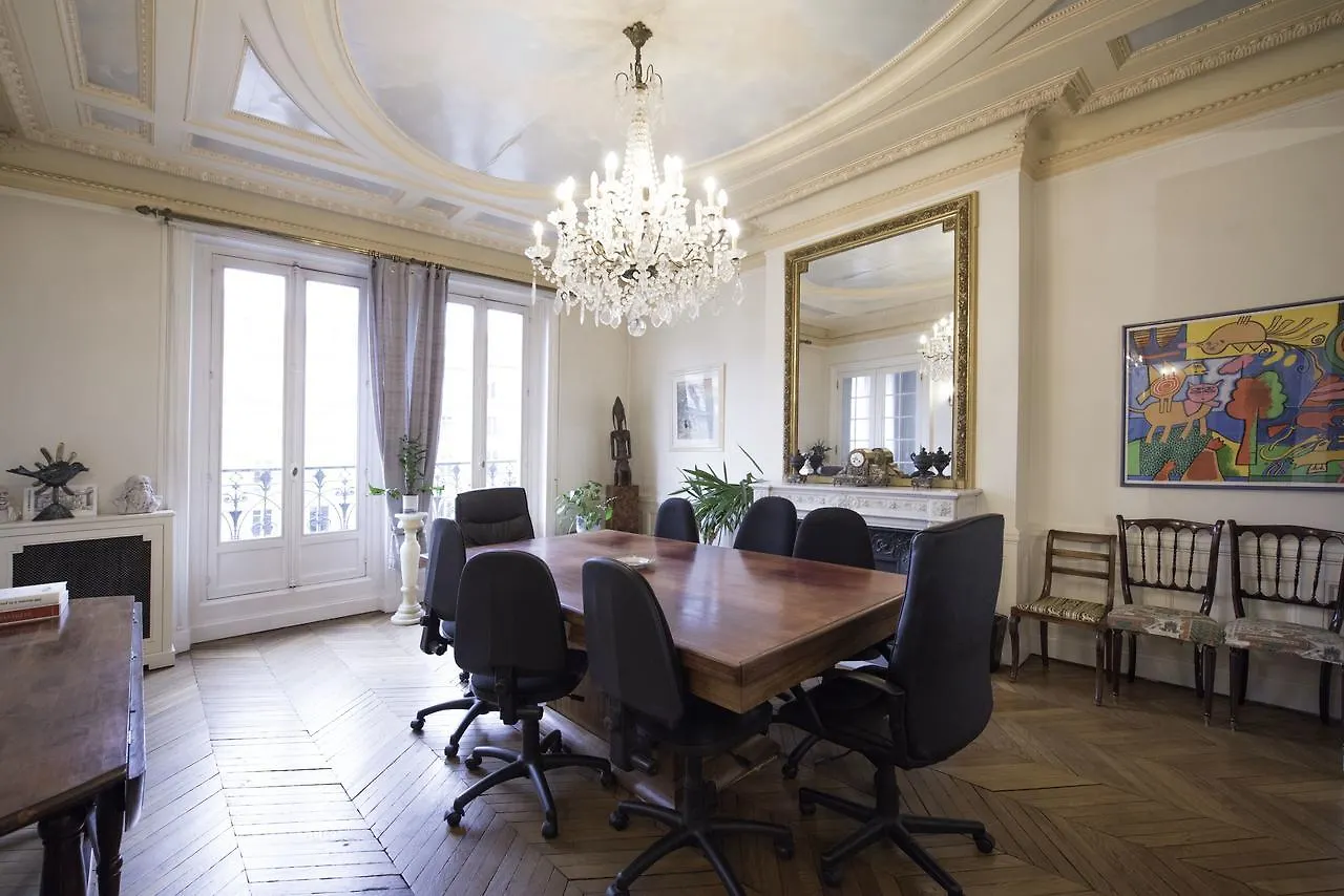 Appartement Veeve - Champs-elysees Hideaway *